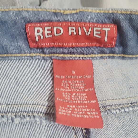 NEW Red Rivet Denim Shorts Cotten Stretch Blend Distressed Woman's Size 5 - Picture 8 of 10